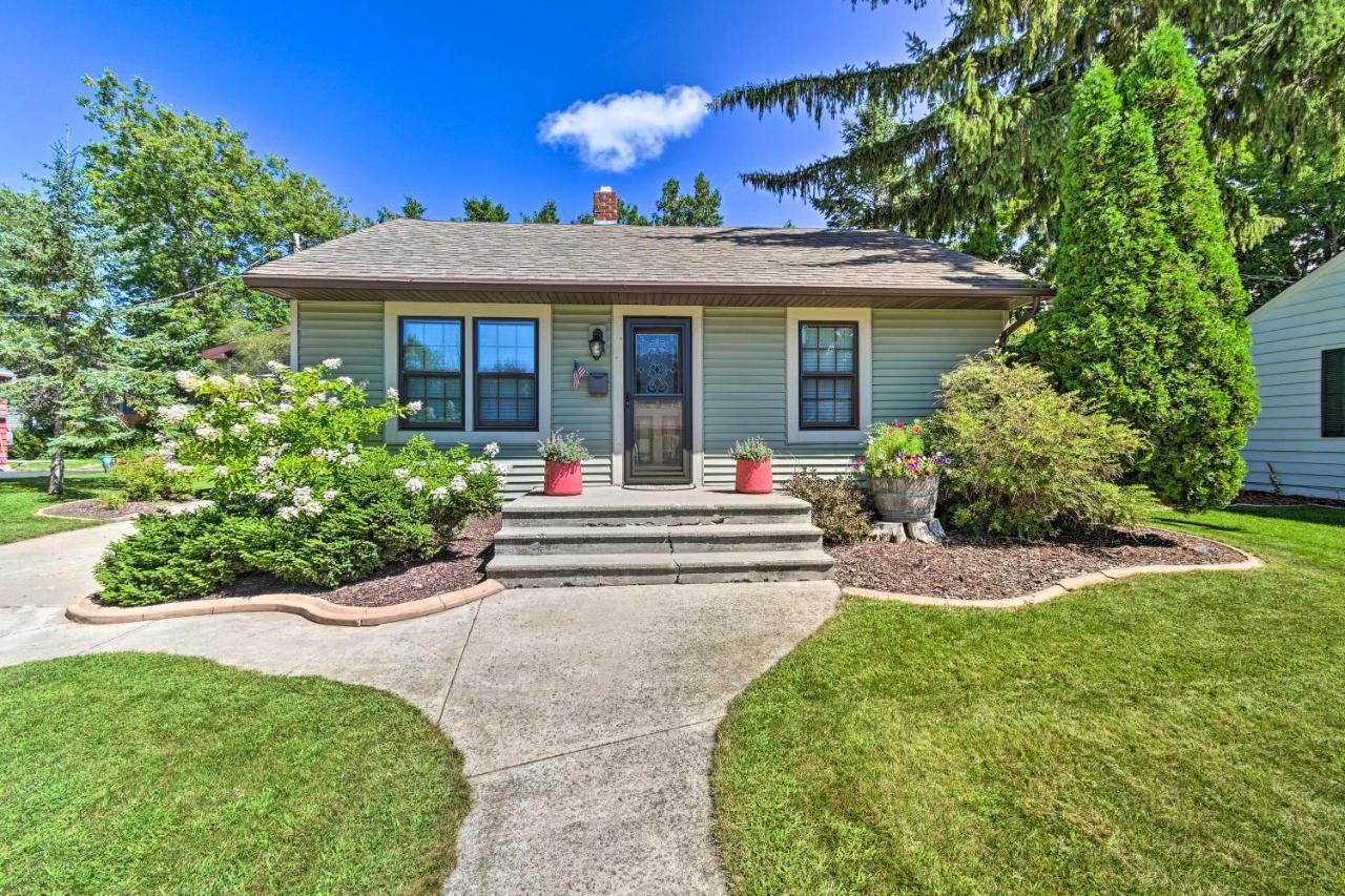 Modern Home With Backyard, 1 Mi To Dtwn Sturgeon Bay Exteriör bild