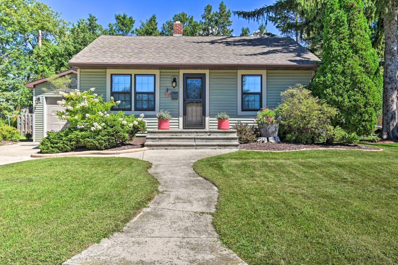 Modern Home With Backyard, 1 Mi To Dtwn Sturgeon Bay Exteriör bild