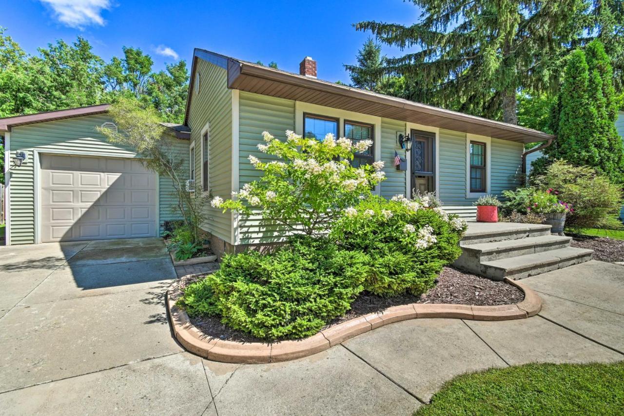 Modern Home With Backyard, 1 Mi To Dtwn Sturgeon Bay Exteriör bild